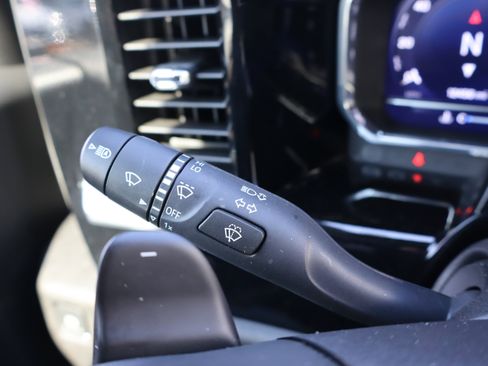 Certified 2025 Chevrolet Silverado 1500 High Country w/ Technology Package image 26