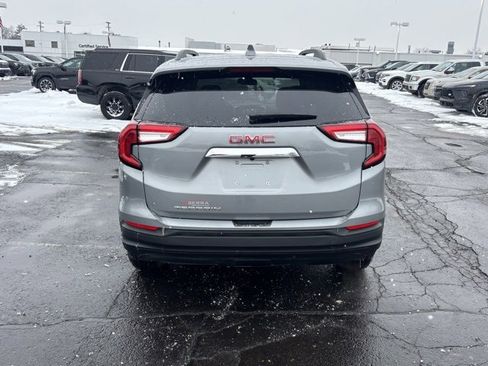 Used 2023 GMC Terrain SLE w/ Driver Convenience Package image 6