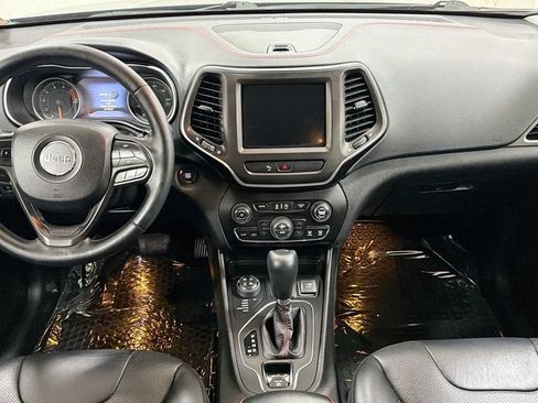 Used 2019 Jeep Cherokee Trailhawk AWD/4WD image 26