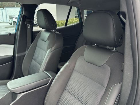 Certified 2025 Chevrolet Trax LT w/ Driver Confidence Package image 28