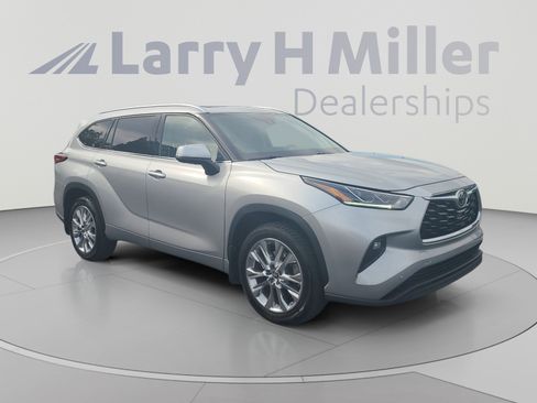 Used 2023 Toyota Highlander Limited AWD/4WD image 7