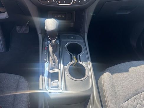 Used 2023 Chevrolet Equinox LT image 19
