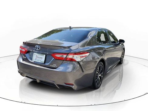 Used 2020 Toyota Camry SE FWD image 6