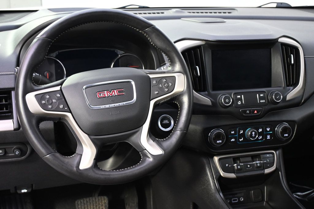 Used 2022 GMC Terrain Denali w/ Denali Premium Package AWD/4WD image 12