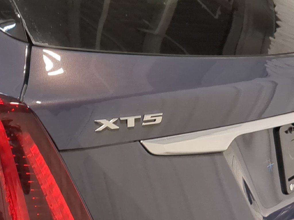 Used 2024 Cadillac XT5 Premium Luxury AWD/4WD image 16