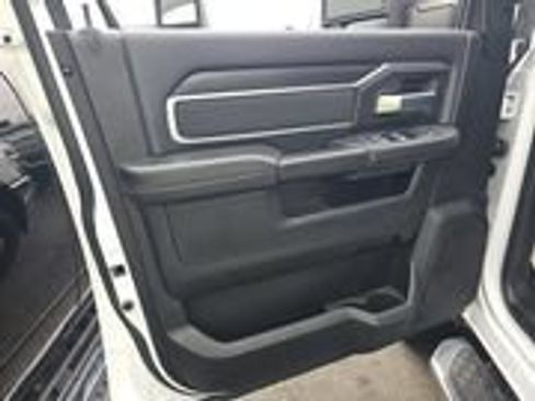 Used 2026 RAM 2500 Big Horn AWD/4WD image 9