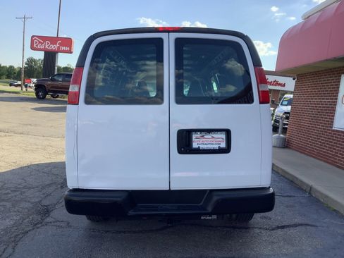 Used 2016 Chevrolet Express 3500 Extended image 6