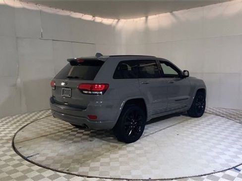 Used 2022 Jeep Grand Cherokee Laredo X image 8