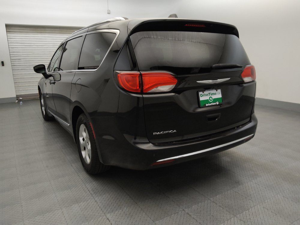 Used 2017 Chrysler Pacifica Touring-L Plus FWD image 5