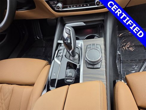Certified 2022 BMW 540i w/ Premium Package image 18