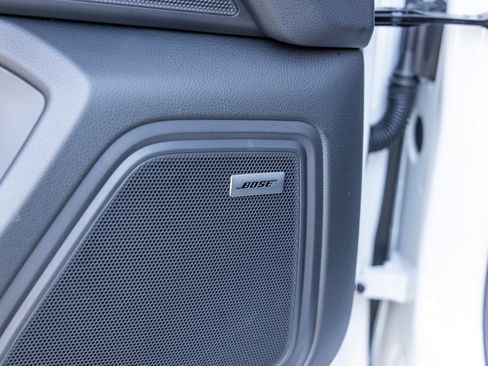 Certified 2025 Porsche Macan AWD/4WD image 28