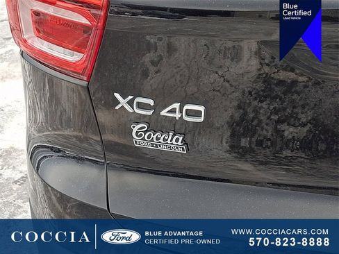 Used 2020 Volvo XC40 T5 Momentum w/ Protection Package Premier image 31