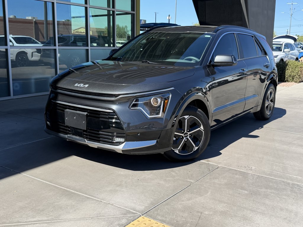 Used 2025 Kia Niro FWD image 2