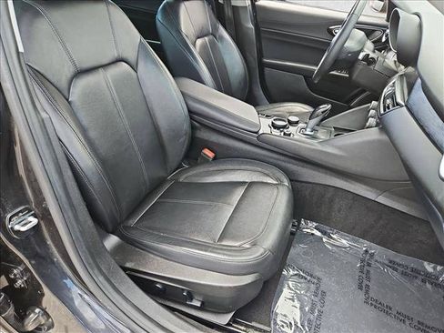 Used 2017 Alfa Romeo Giulia RWD image 20
