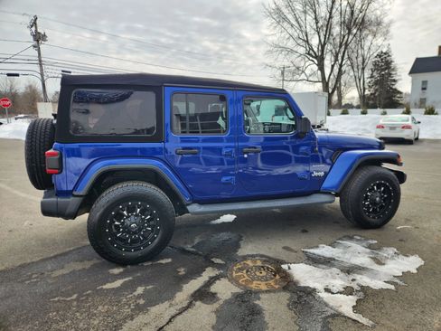 Used 2018 Jeep Wrangler Unlimited Sahara w/ Dual Top Group image 18