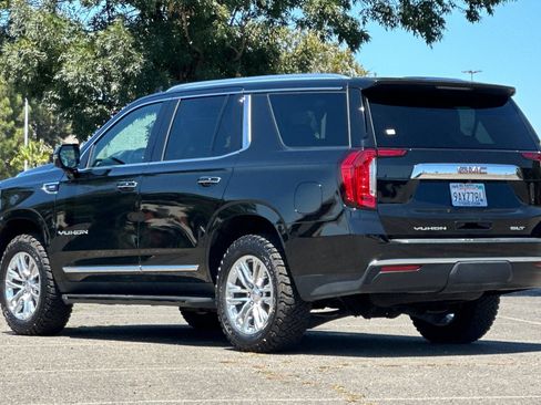 Used 2022 GMC Yukon SLT w/ SLT Premium Package AWD/4WD image 5