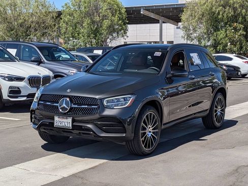 Used 2022 Mercedes-Benz GLC 300 image 2