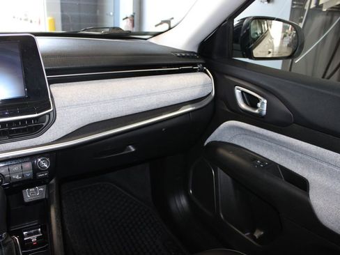 Used 2022 Jeep Compass Latitude w/ Convenience Group AWD/4WD image 23