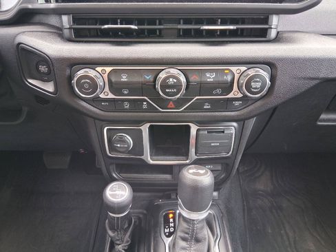 Used 2024 Jeep Wrangler Sport AWD/4WD image 27