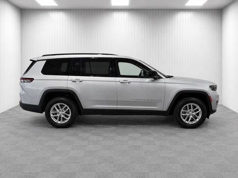 Used 2025 Jeep Grand Cherokee L Laredo RWD image 2