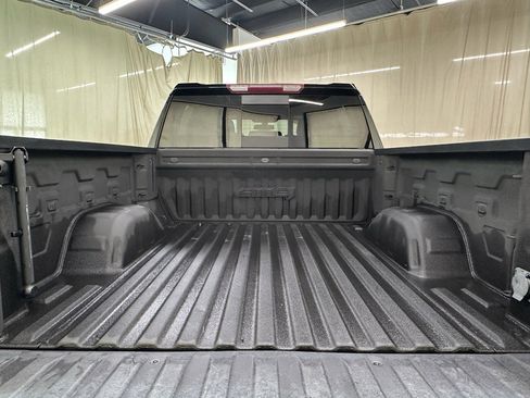 Certified 2022 GMC Sierra 1500 AT4 w/ AT4 Preferred Package AWD/4WD image 12