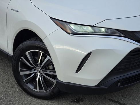 Used 2021 Toyota Venza image 9