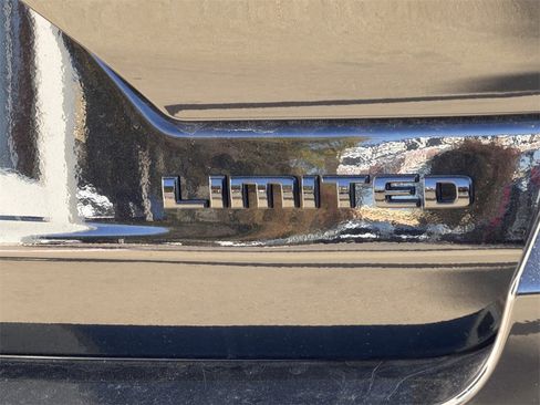 New 2025 Jeep Grand Cherokee Limited w/ Black Appearance Package image 9