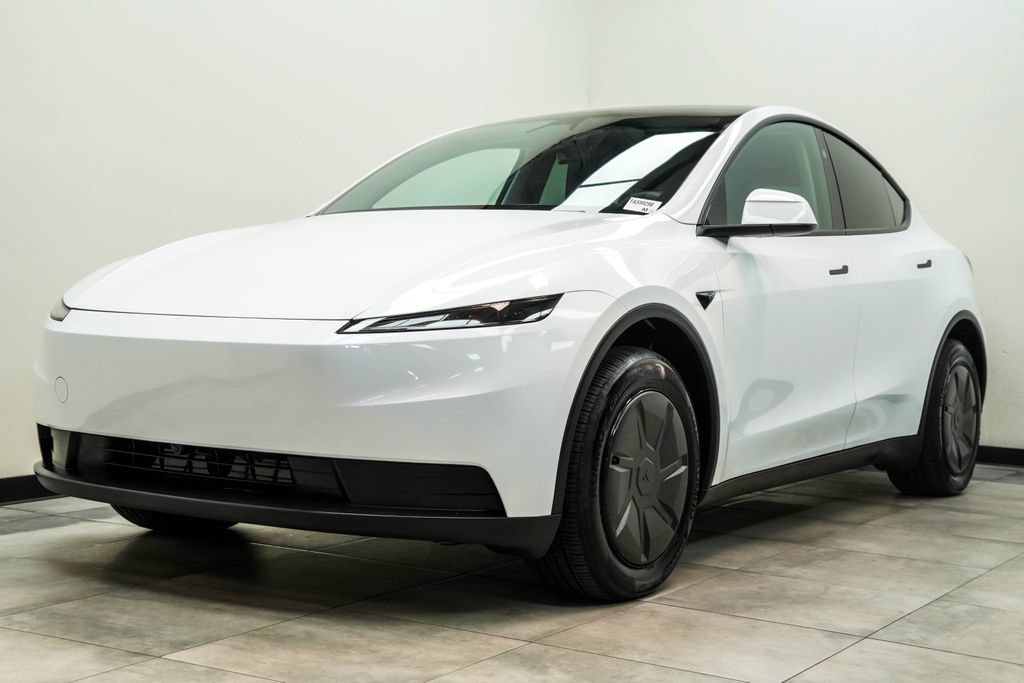 Used 2026 Tesla Model Y 2WD image 9