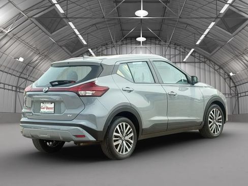 Used 2021 Nissan Kicks SV FWD image 7