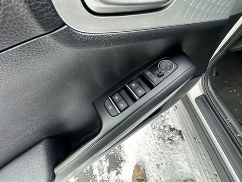 Used 2024 Kia Soul LX w/ Option Group 015 image 17