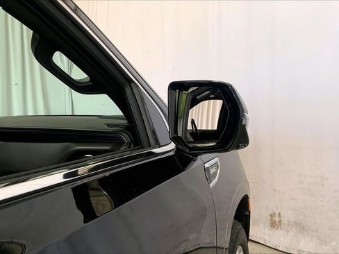 Used 2021 GMC Yukon SLT w/ SLT Luxury Package RWD image 11