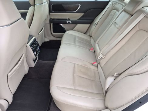 Used 2017 Lincoln Continental Reserve FWD image 20