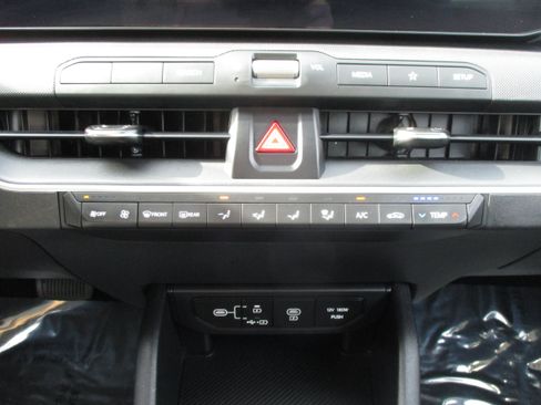 Used 2025 Kia K4 FWD image 22