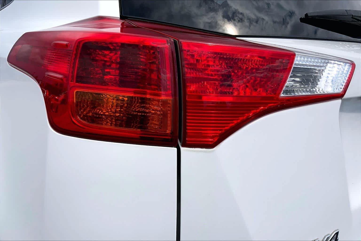 Used 2013 Toyota RAV4 XLE FWD image 28