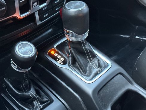 Used 2022 Jeep Wrangler Unlimited Sahara w/ Cold Weather Group image 21