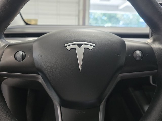 Used 2024 Tesla Model Y Long Range AWD/4WD image 9