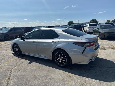 Used 2022 Toyota Camry SE w/ Cold Weather Package AWD/4WD image 6