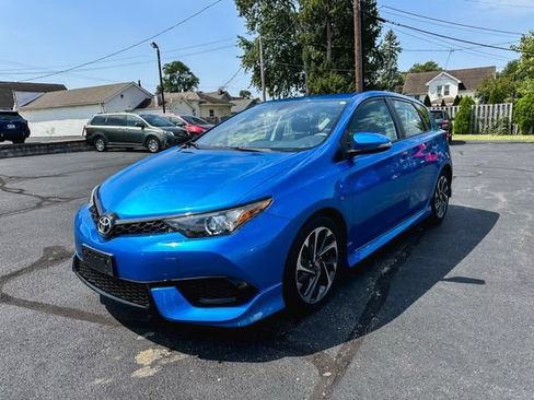 Used 2017 Toyota Corolla iM w/ All-Weather Mat Package FWD image 3