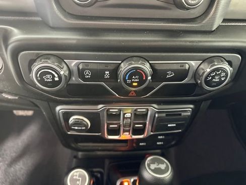 Used 2020 Jeep Wrangler Unlimited Sport image 23