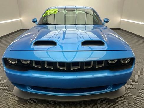 Used 2016 Dodge Challenger SRT Hellcat RWD image 2