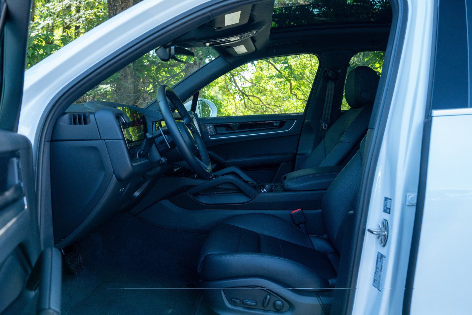 Certified 2026 Porsche Cayenne E-Hybrid AWD/4WD image 24