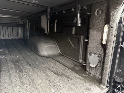 Used 2024 Chevrolet Silverado 3500 High Country w/ High Country Premium Package image 19