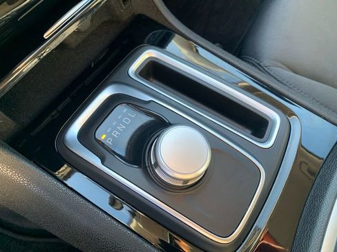 Used 2023 Chrysler 300 Touring w/ Sport Appearance Package image 37