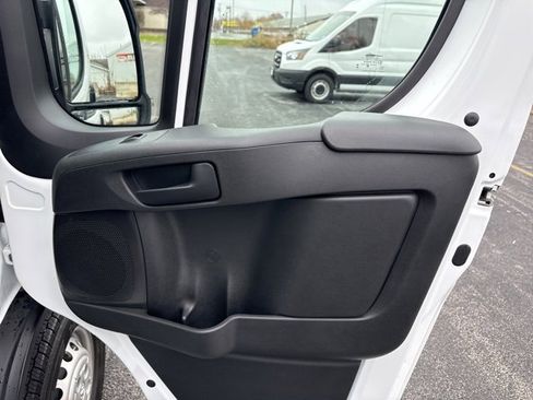 Used 2025 RAM ProMaster 3500 w/ Crew Van Package image 18