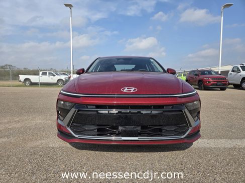 Used 2025 Hyundai Sonata SEL image 2