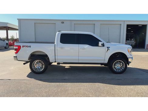 Used 2022 Ford F150 Lariat w/ Trailer Tow Package image 9