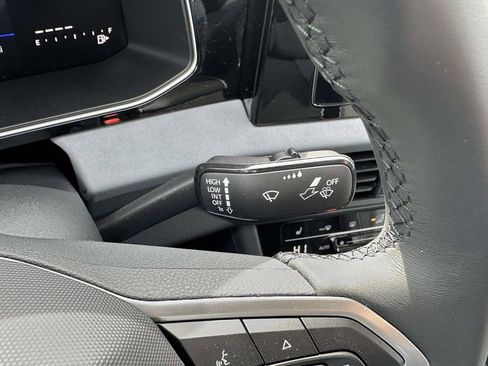 New 2026 Volkswagen Jetta SE FWD image 26