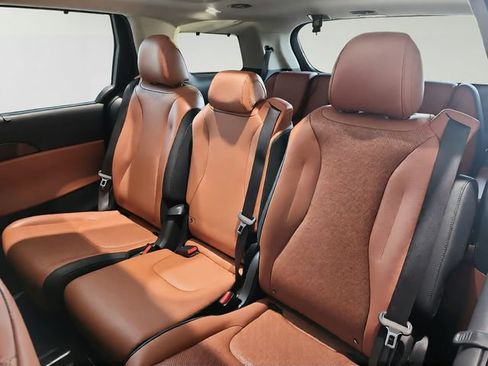 Certified 2024 Kia Carnival SX Prestige FWD image 22