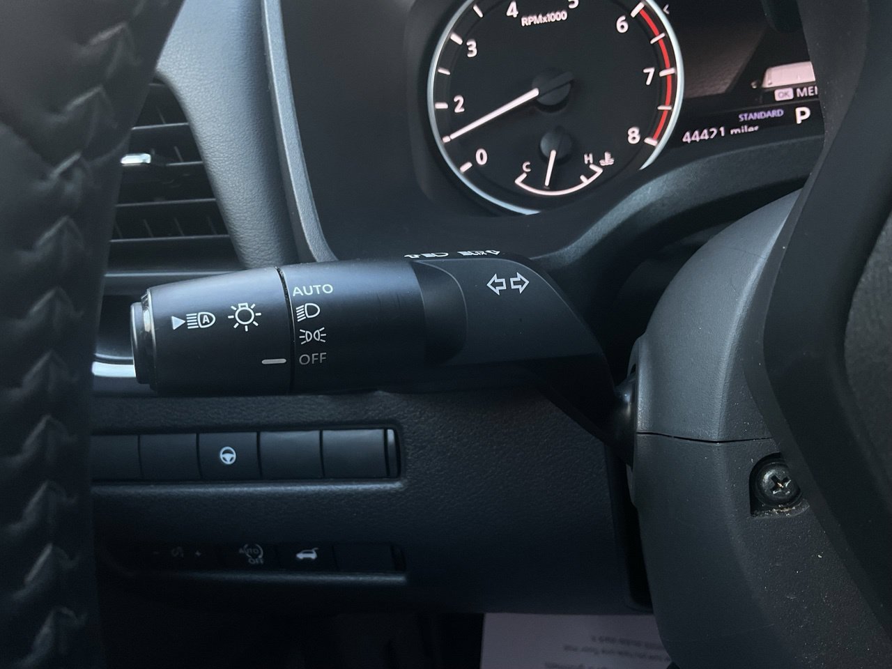 Used 2025 Nissan Rogue SV FWD image 36