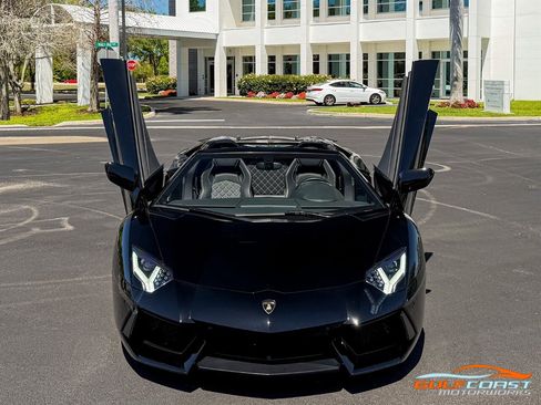 Used 2016 Lamborghini Aventador LP 700-4 image 4